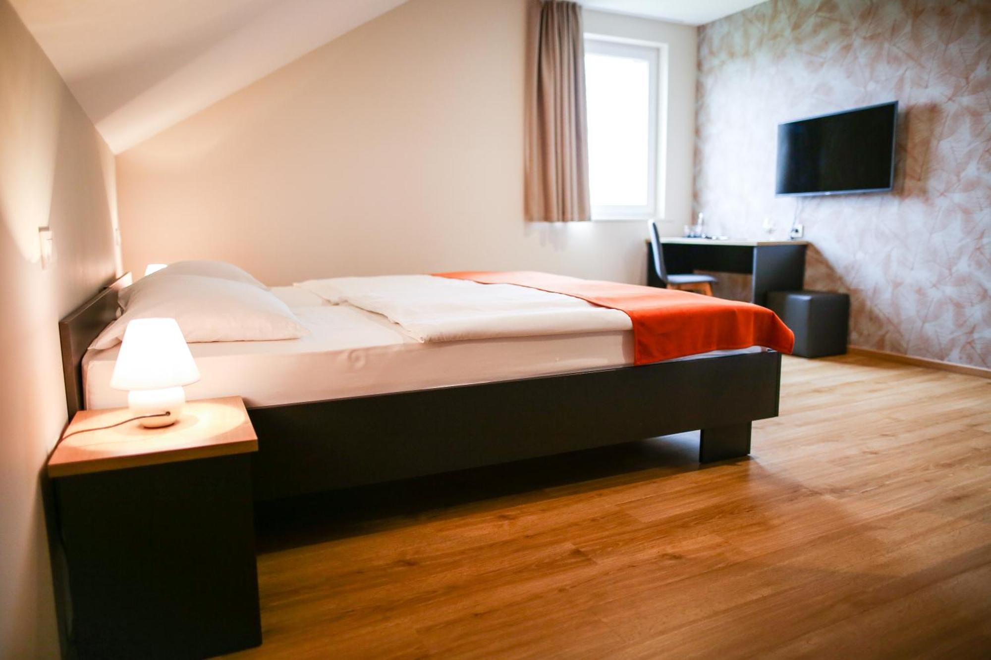 Ambient Hotel Domžale Eksteriør bilde