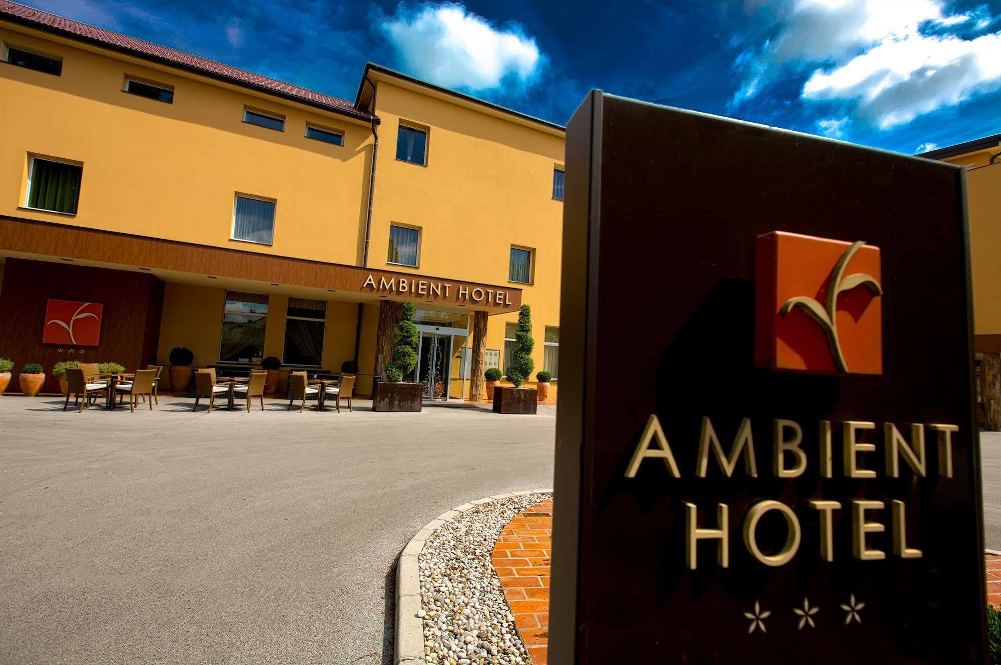 Ambient Hotel Domžale Eksteriør bilde